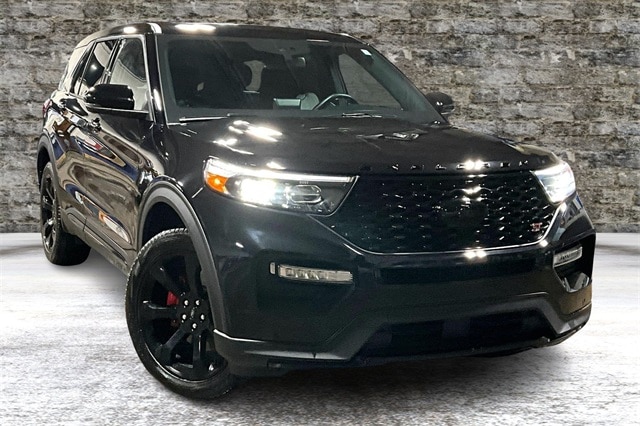 2022 Ford Explorer ST's photo