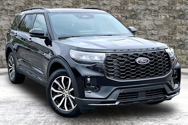 2026 Ford Explorer ST-LINE 4WD's photo