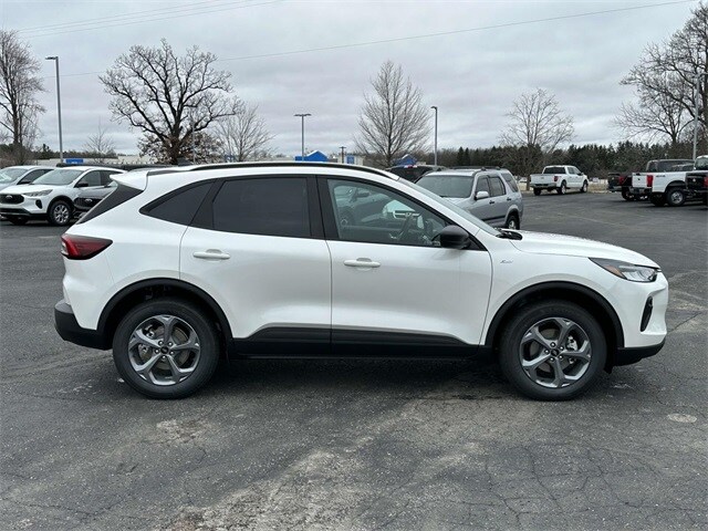 2025 Ford Escape ST-Line photo 2