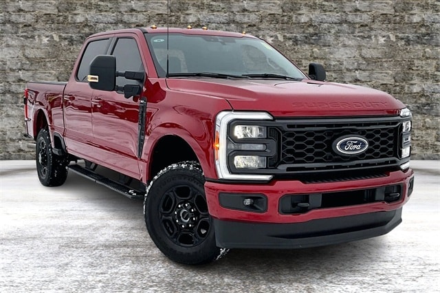 2023 Ford F-350 Super Duty XLT's photo