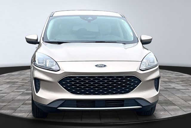 Used 2020 Ford Escape SE with VIN 1FMCU9G67LUA74850 for sale in Greenville, MI