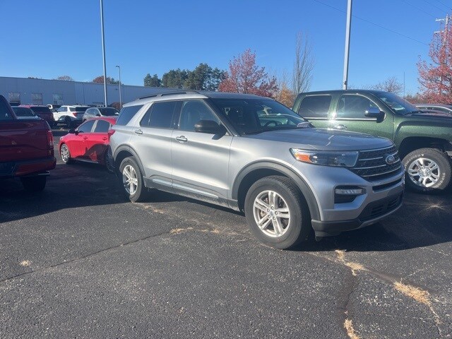 2023 Ford Explorer XLT photo 3