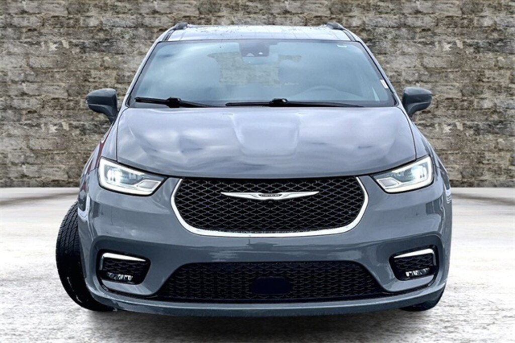 Used 2022 Chrysler Pacifica Touring Minivan/Van