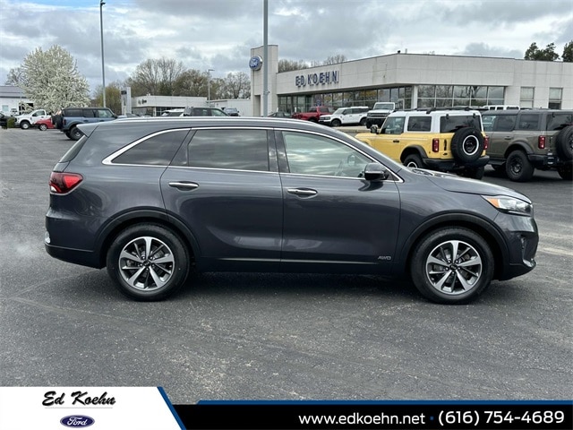 Used 2019 Kia Sorento EX with VIN 5XYPHDA56KG541625 for sale in Greenville, MI