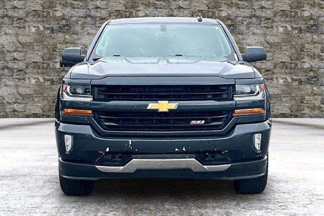 Used 2018 Chevrolet Silverado 1500 LT Z71 with VIN 3GCUKREC1JG117585 for sale in Greenville, MI