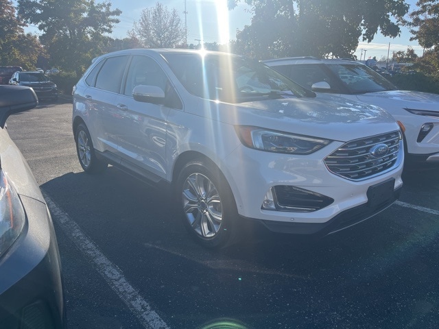 2020 Ford Edge Titanium's photo