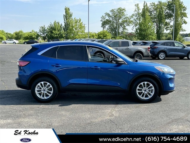 Used 2022 Ford Escape SE with VIN 1FMCU9G63NUA57451 for sale in Greenville, MI