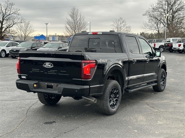 2025 Ford F-150 XLT photo 2