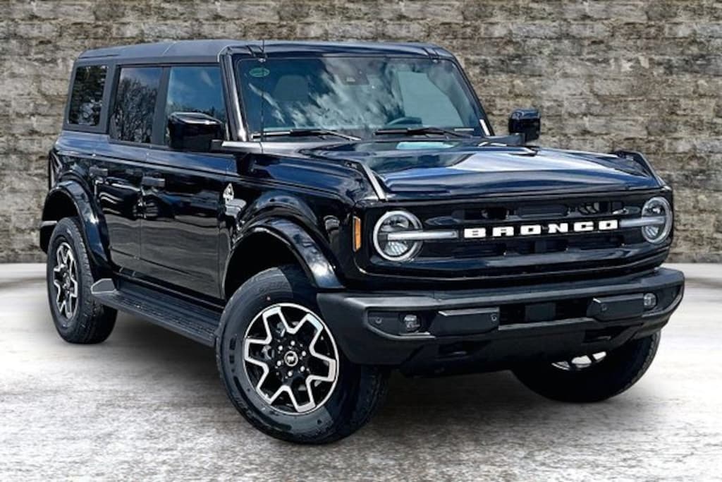 New 2026 Ford Bronco Outer Banks SUV