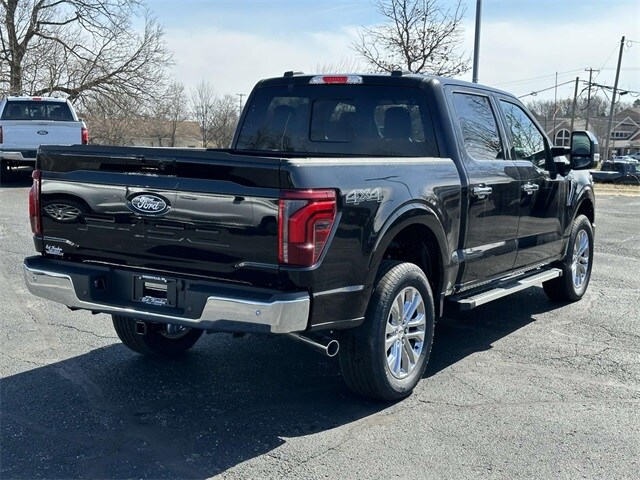 2025 Ford F-150 Lariat photo 2