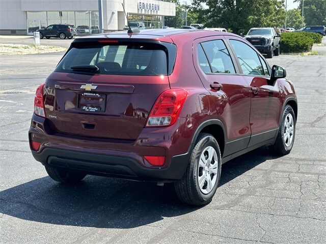 2017 Chevrolet Trax LS photo 3