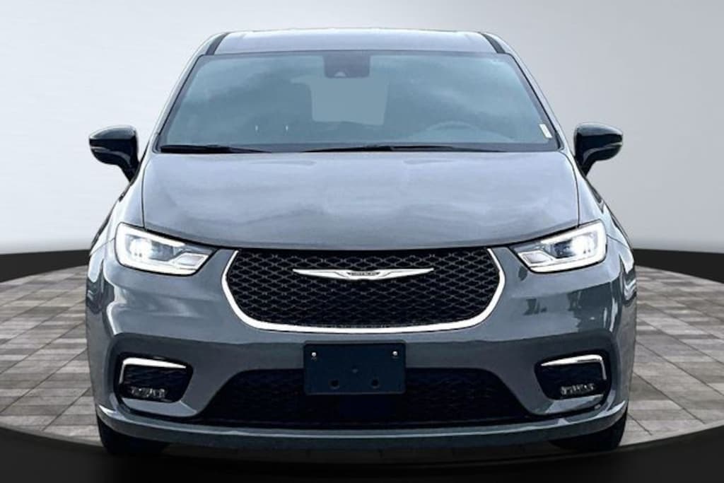 Used 2025 Chrysler Pacifica Select Minivan/Van
