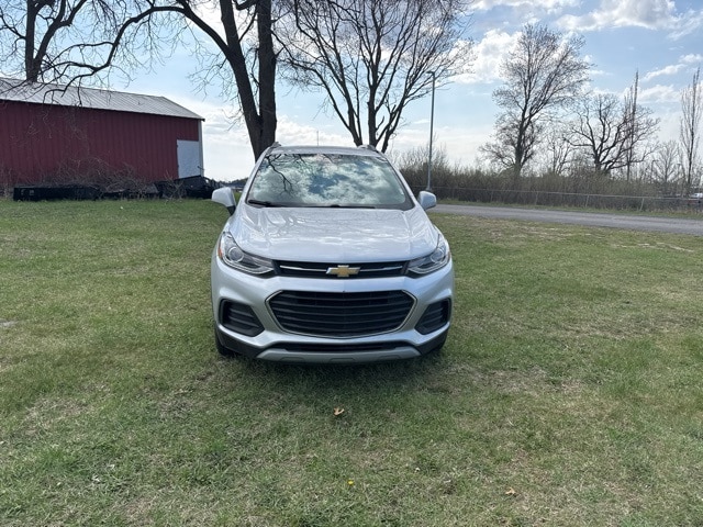 Used 2022 Chevrolet Trax LT with VIN KL7CJPSM5NB520044 for sale in Greenville, MI