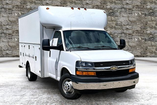 2022 Chevrolet Express Cutaway
