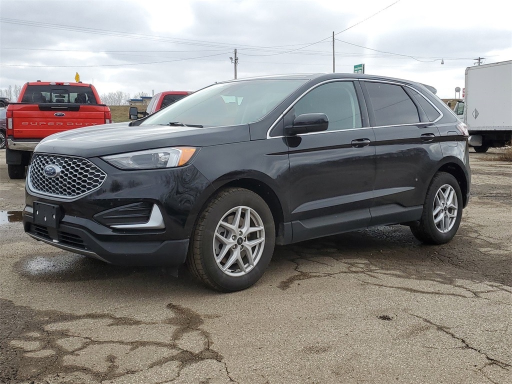 Used 2024 Ford Edge SEL with VIN 2FMPK4J90RBA82591 for sale in Wayland, MI