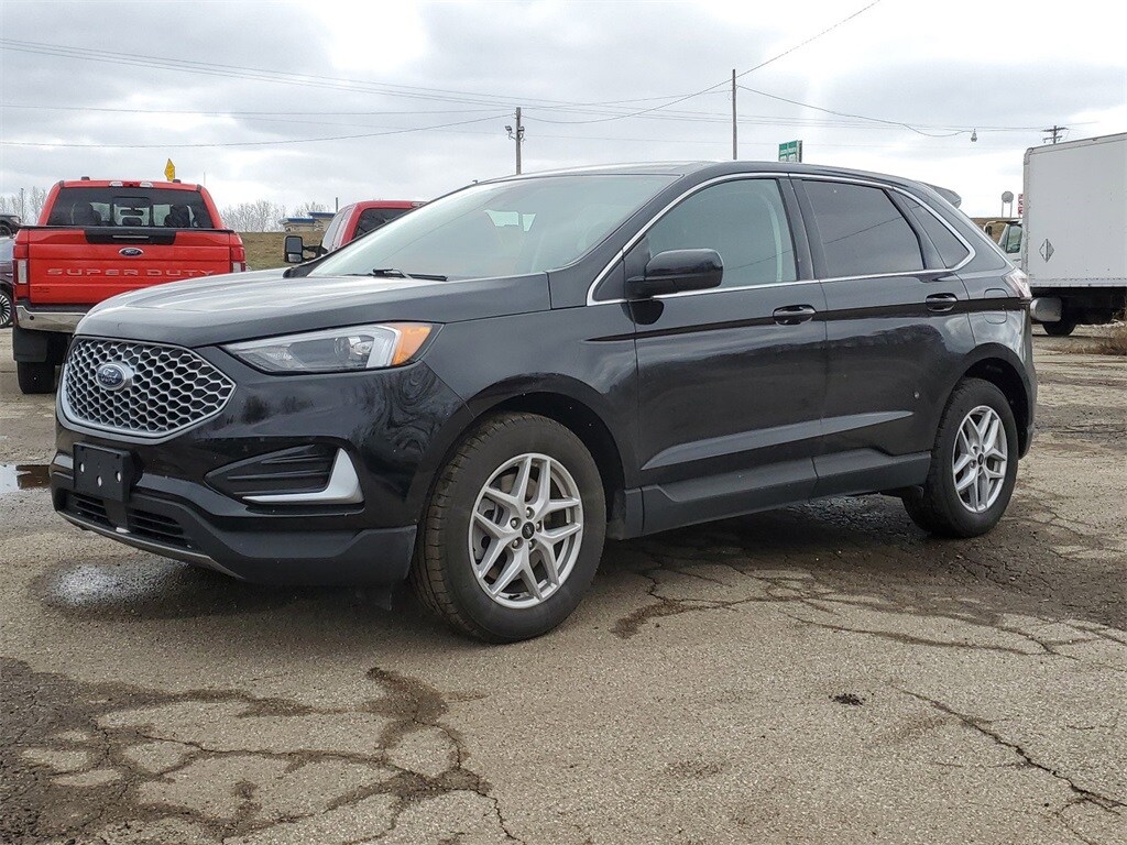 2024 Ford Edge SEL photo 2