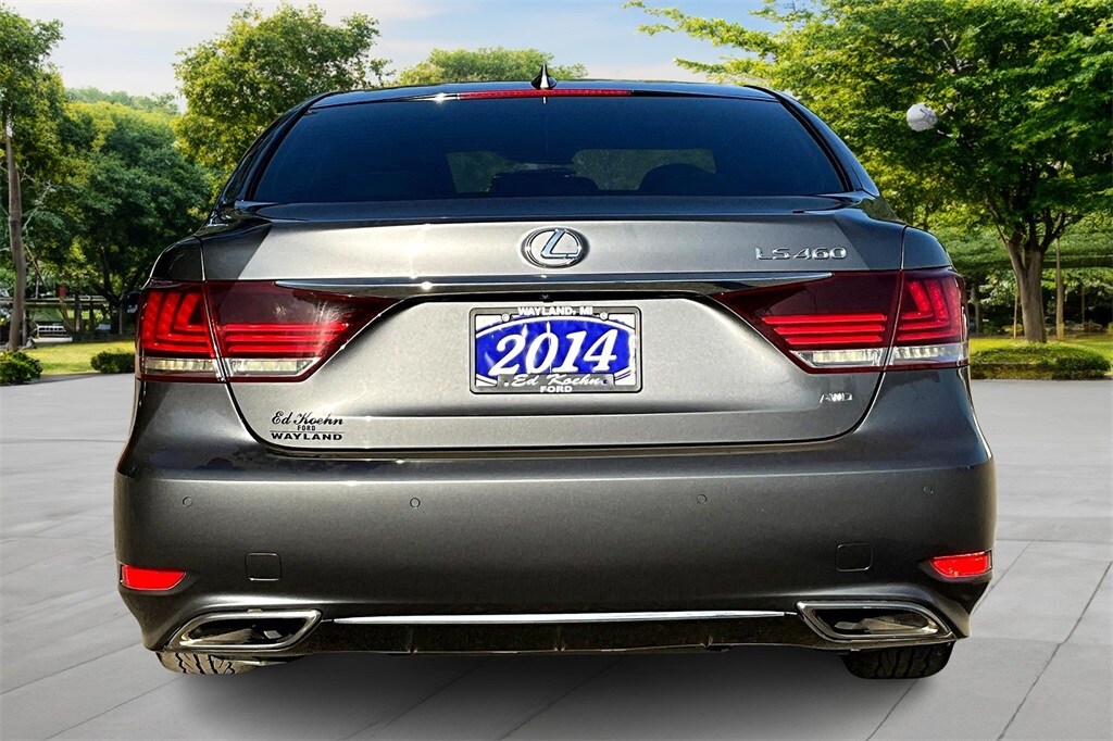 2014 Lexus LS 460 photo 3