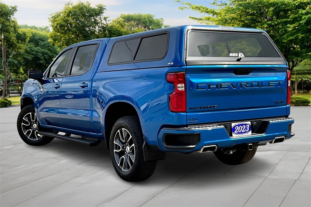 2023 Chevrolet Silverado 1500 RST photo 2