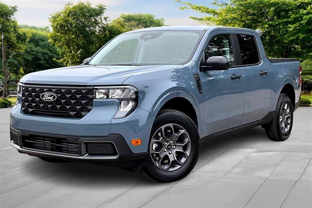 2025 Ford Maverick XLT photo 2