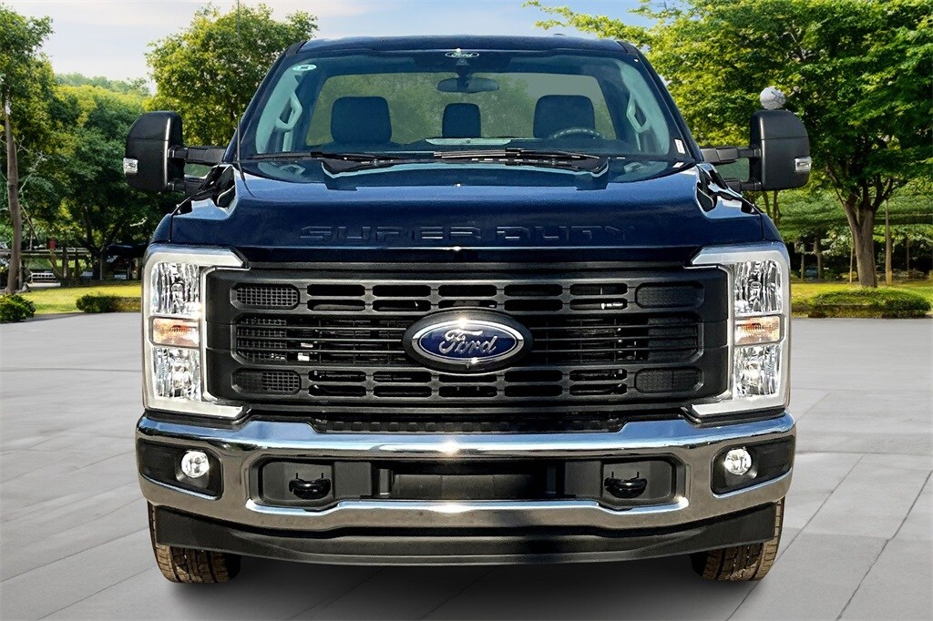 2024 Ford F-350 photo 3