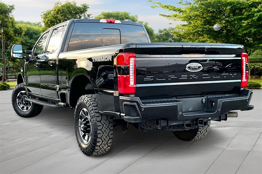 2023 Ford F-250 photo 2
