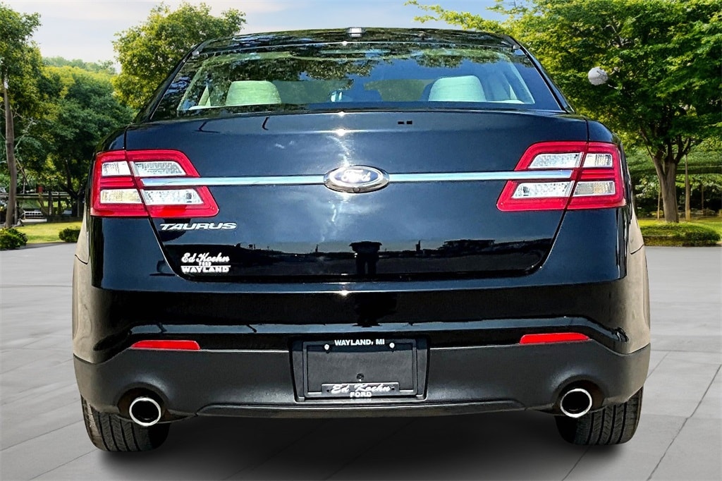 Used 2018 Ford Taurus SE Sedan