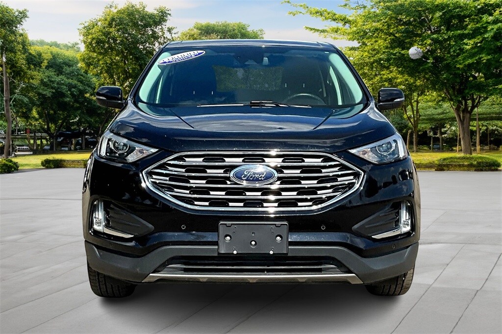 2023 Ford Edge Titanium photo 3