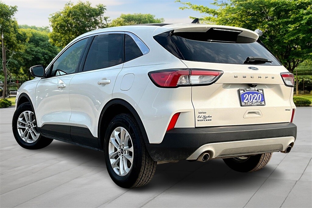 2020 Ford Escape SE photo 2