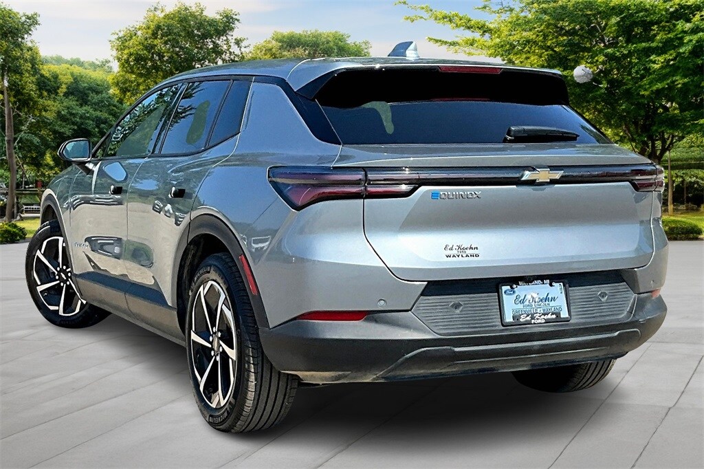 2025 Chevrolet Equinox EV 1LT photo 2