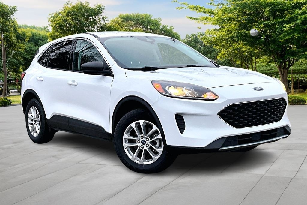 Used 2022 Ford Escape Hybrid SE SUV