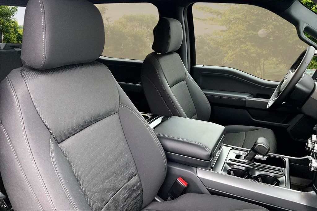 2025 Ford F-150 XLT - Photo 8