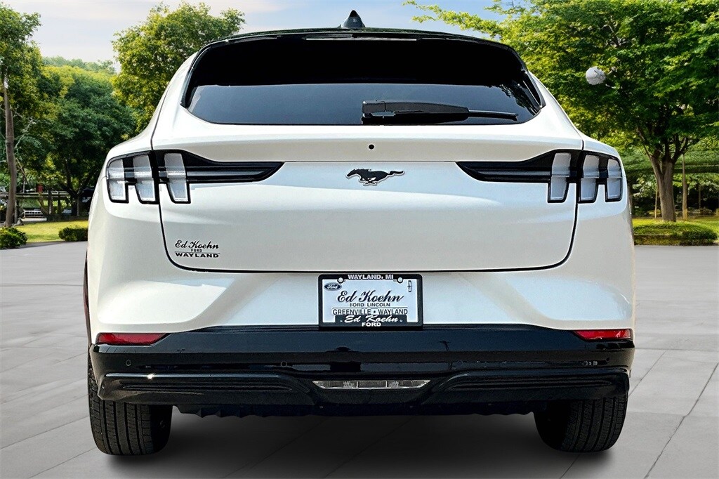 2025 Ford Mustang Mach-E Premium photo 4