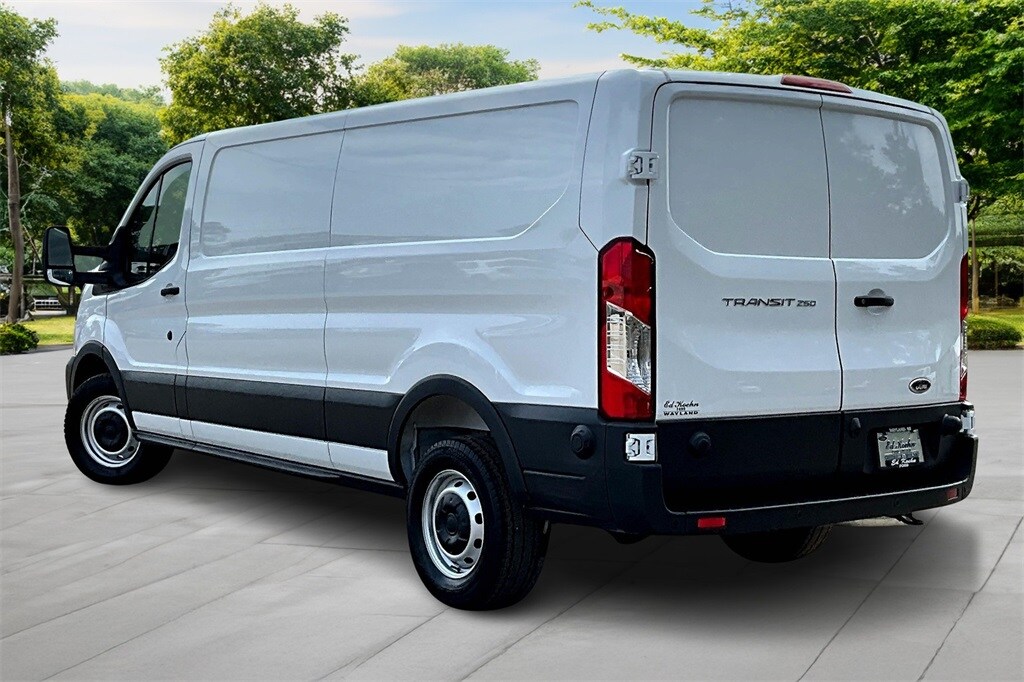 2025 Ford Transit photo 3
