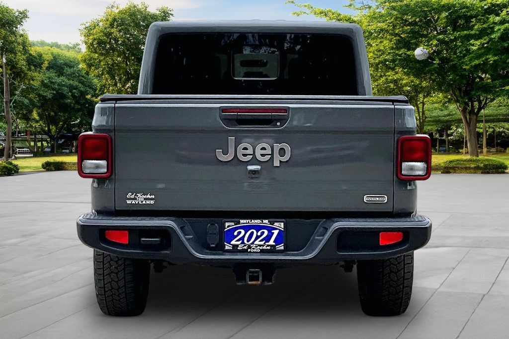 Used 2021 Jeep Gladiator Overland Truck