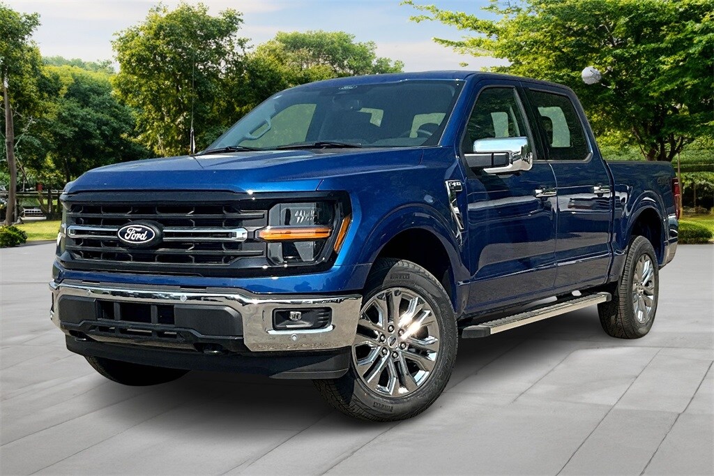 2025 Ford F-150 XLT photo 2