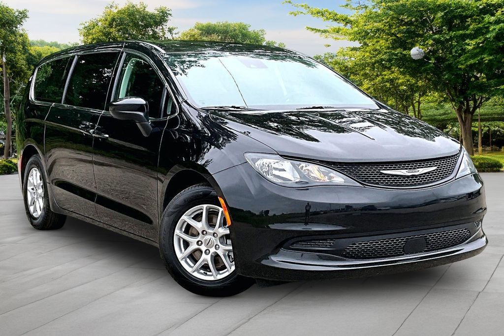 2023 Chrysler Voyager