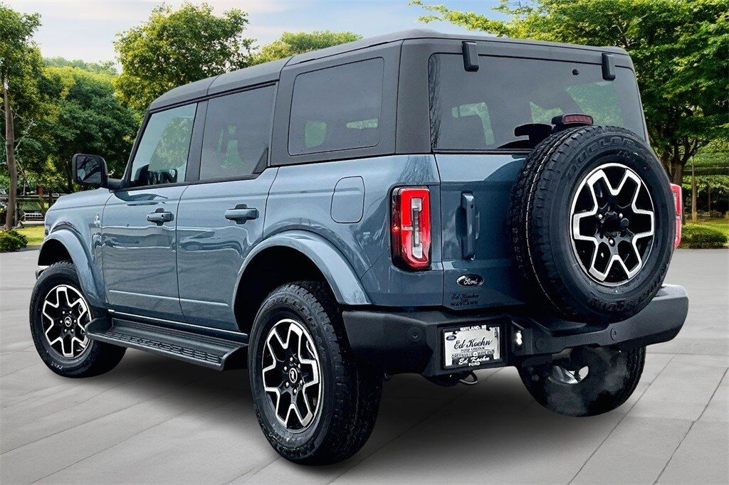 2025 Ford Bronco Outer Banks photo 3