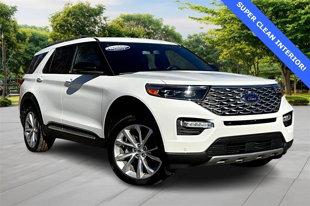 2023 Ford Explorer Platinum's photo