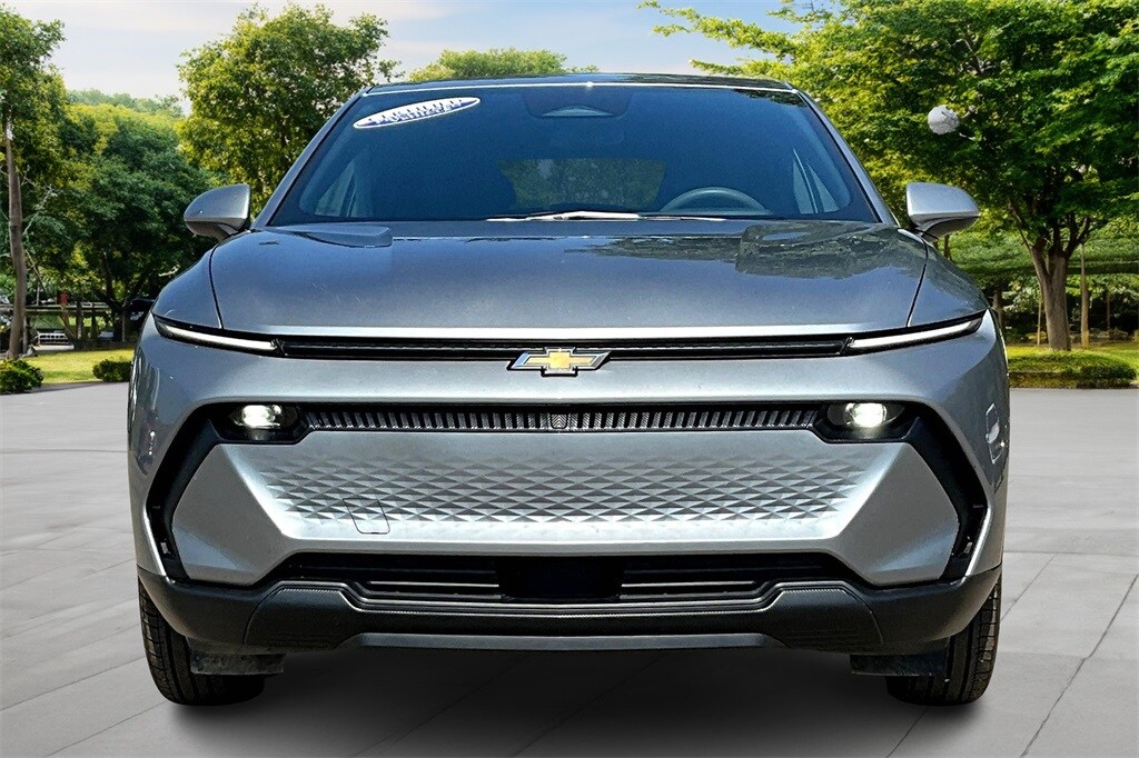 2025 Chevrolet Equinox EV 1LT photo 2