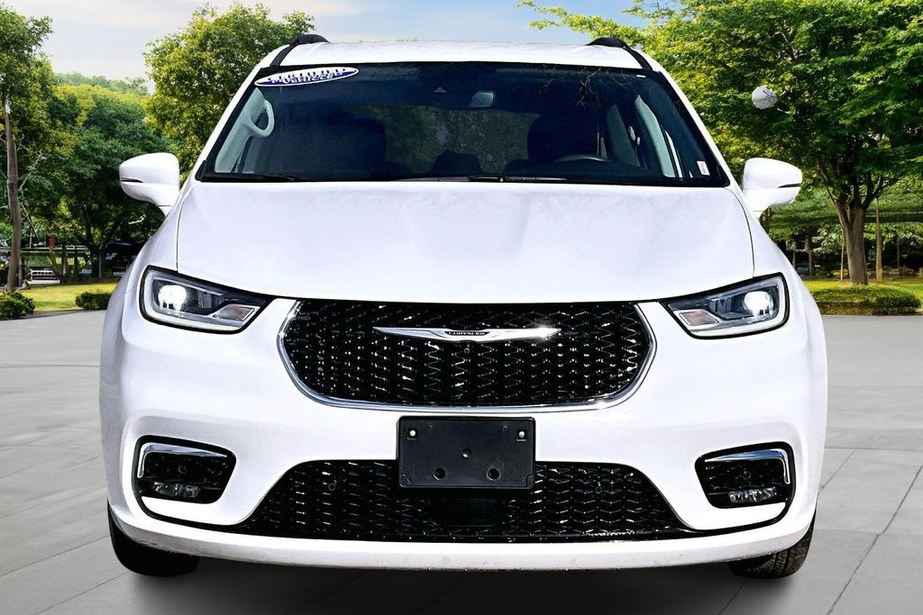 Used 2022 Chrysler Pacifica Touring L Minivan/Van