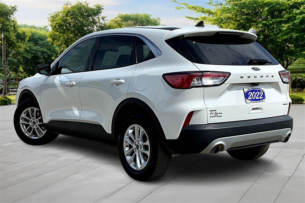 Used 2022 Ford Escape SE with VIN 1FMCU9G60NUA31597 for sale in Wayland, MI
