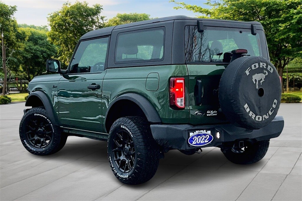 2022 Ford Bronco Base photo 2