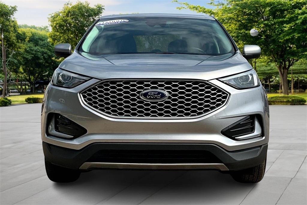 2023 Ford Edge SEL photo 3