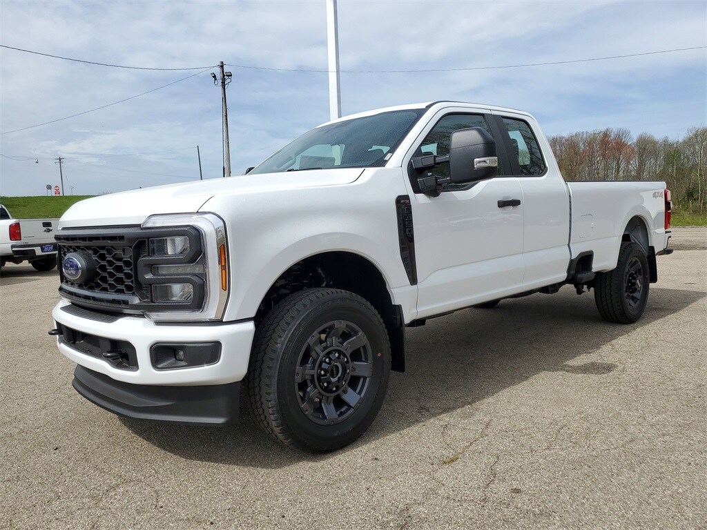 2025 Ford F-350 XL photo 2
