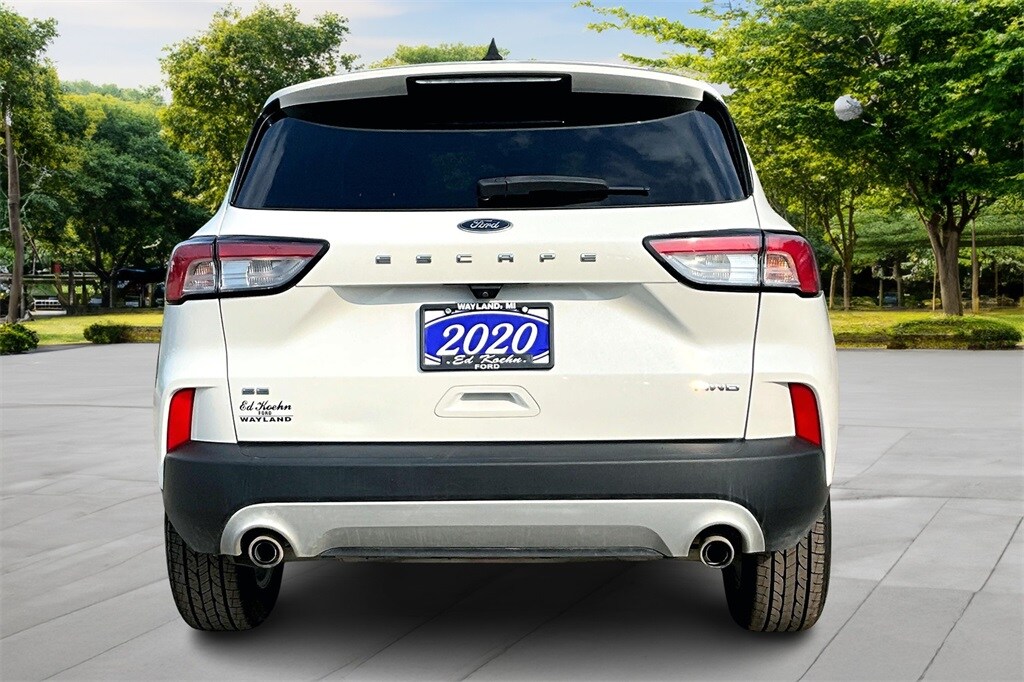 2020 Ford Escape SE photo 4
