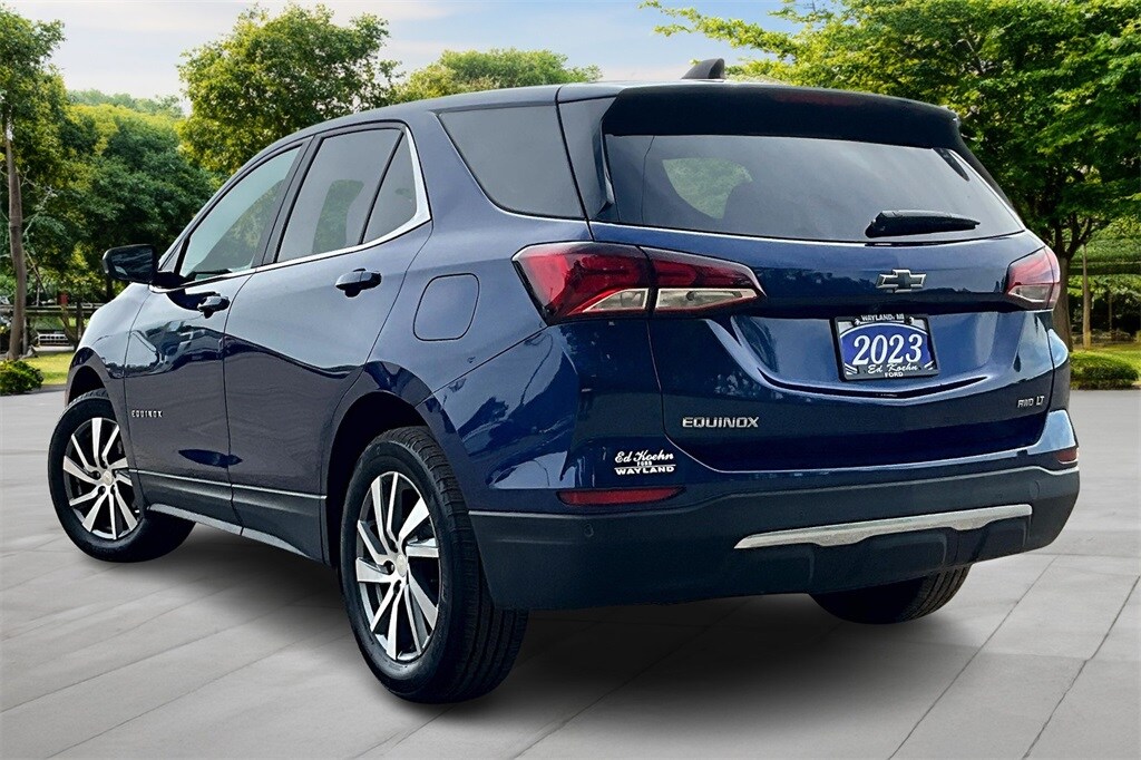 2023 Chevrolet Equinox LT photo 2
