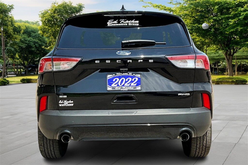 2022 Ford Escape SE photo 4