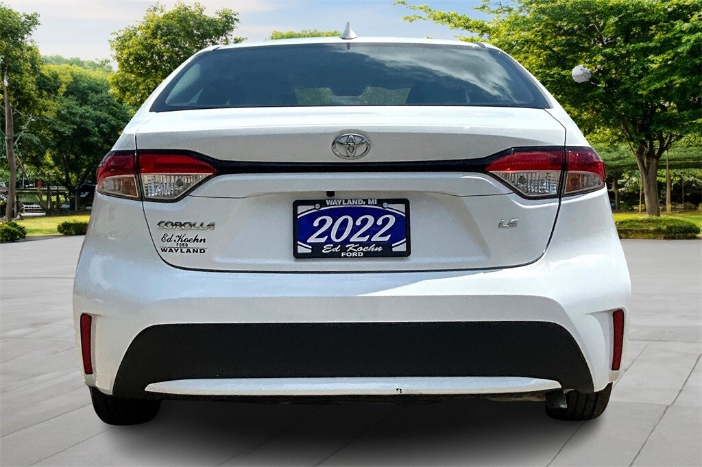 2022 Toyota Corolla LE photo 4