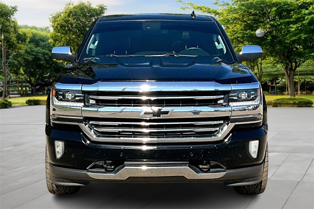 2017 Chevrolet Silverado 1500 High Country photo 3