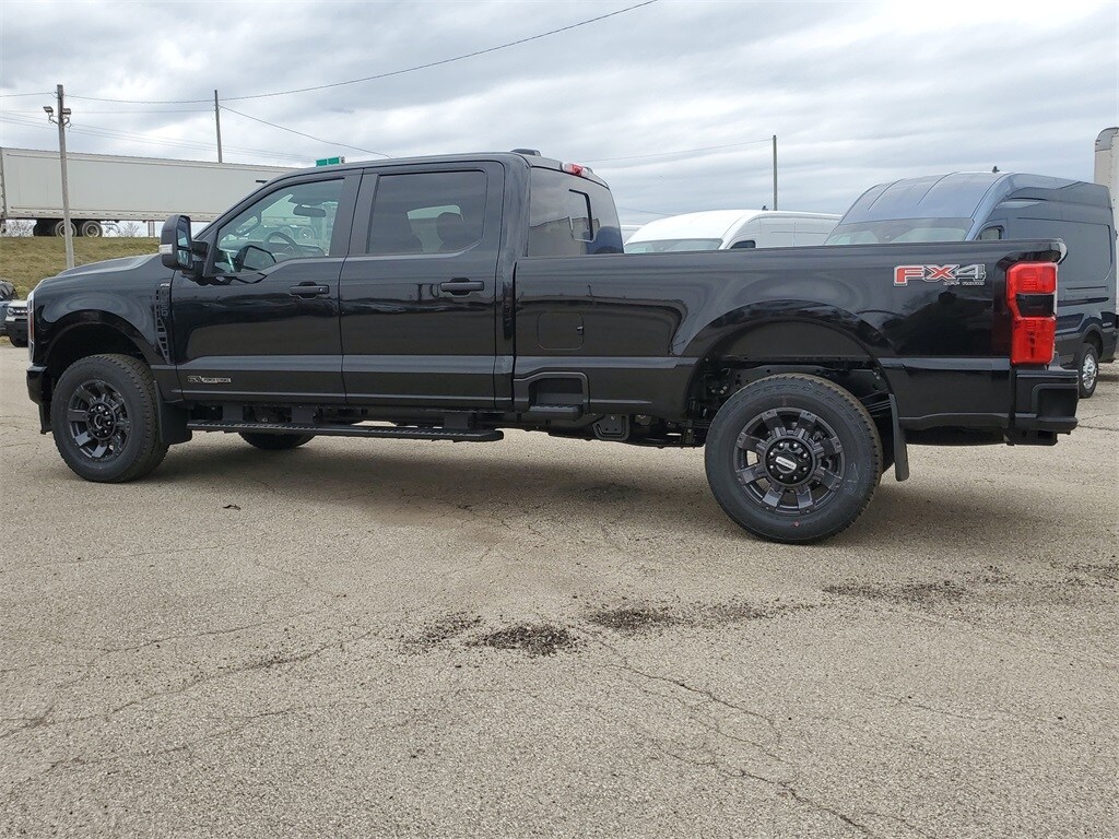 2025 Ford F-350 XL photo 2